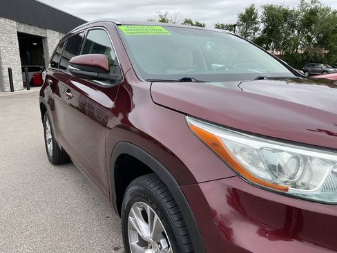 Used 2015 Toyota Highlander XLE AWD/4WD image 11