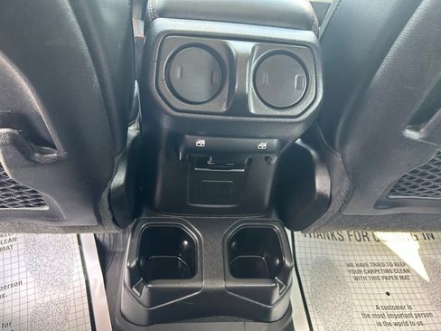 Used 2022 Jeep Gladiator Rubicon w/ Cold Weather Group AWD/4WD image 18