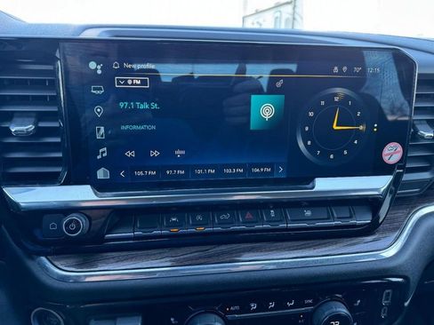Used 2025 Chevrolet Silverado 1500 LT AWD/4WD image 20