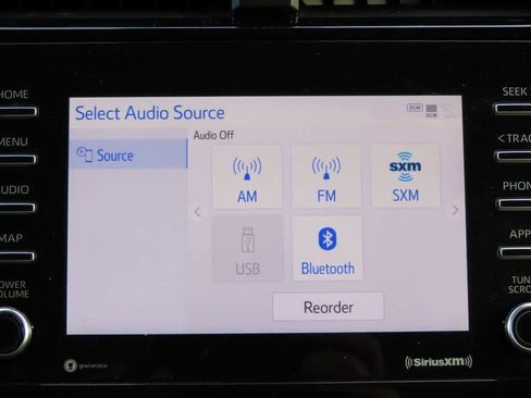 Used 2021 Toyota Prius XLE image 19