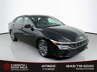 Used 2024 Hyundai Elantra SEL FWD video 1