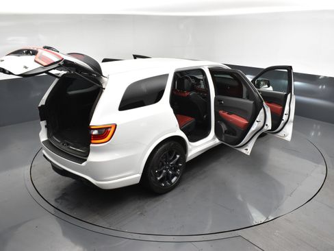 Used 2022 Dodge Durango R/T w/ Tow 'N Go Package AWD/4WD image 28