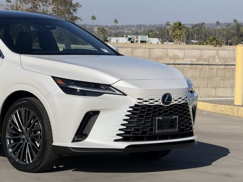 New 2026 Lexus RX 450h AWD image 3