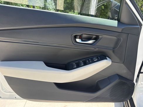 Certified 2025 Honda Accord SE image 14