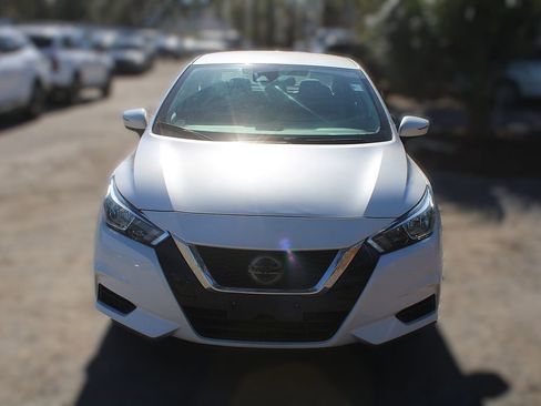Used 2020 Nissan Versa SV image 16