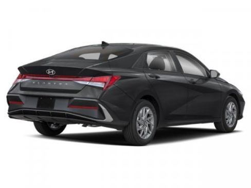 New 2026 Hyundai Elantra SEL Sport Premium FWD image 5