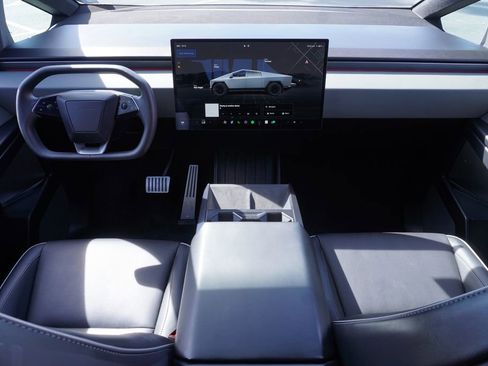 Used 2025 Tesla Cybertruck AWD Crew Cab image 13