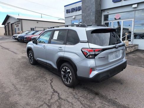Used 2025 Subaru Forester Premium AWD/4WD image 6