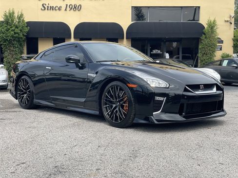 Used 2020 Nissan GT-R Premium w/ Premium Interior Package AWD/4WD image 11
