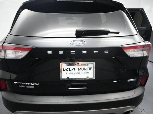 Used 2020 Ford Escape Titanium AWD/4WD image 9