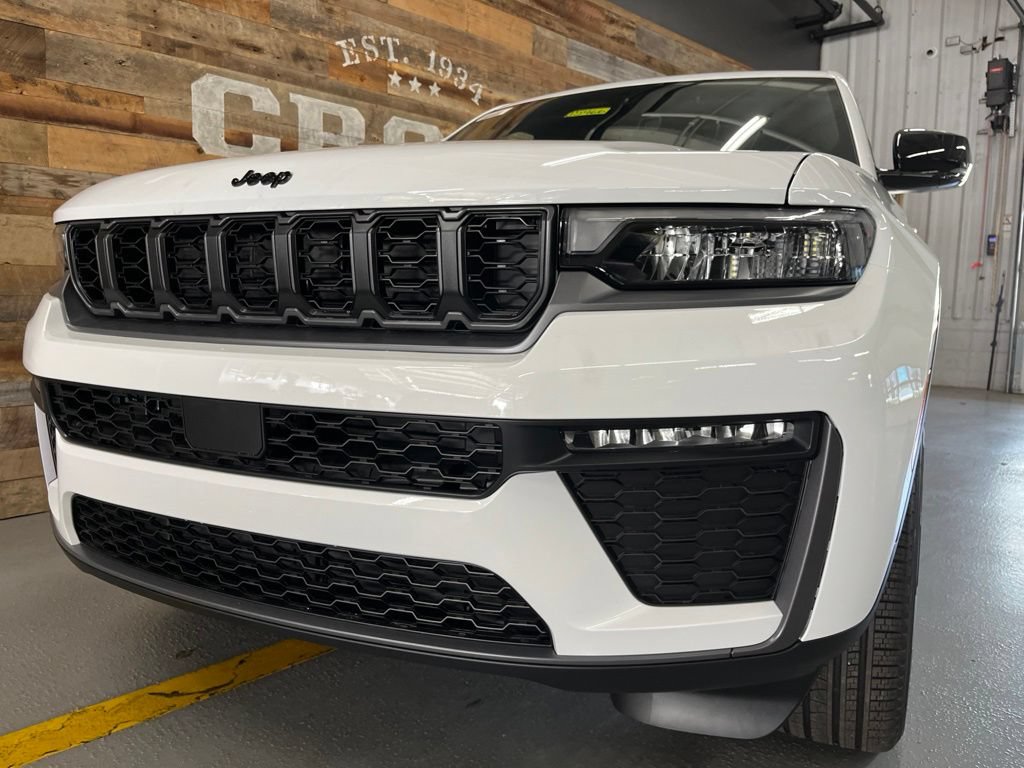 New 2026 Jeep Grand Cherokee Limited w/ Limited Altitude Package AWD/4WD image 44
