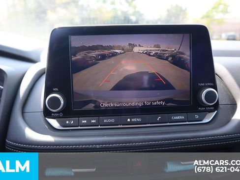 Used 2025 Nissan Rogue SV image 34