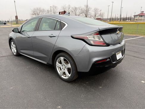 Used 2018 Chevrolet Volt LT w/ Comfort Package image 4