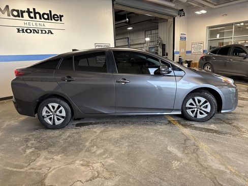 Used 2016 Toyota Prius Three image 4