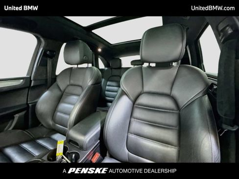 Used 2020 Porsche Macan Turbo AWD/4WD image 12