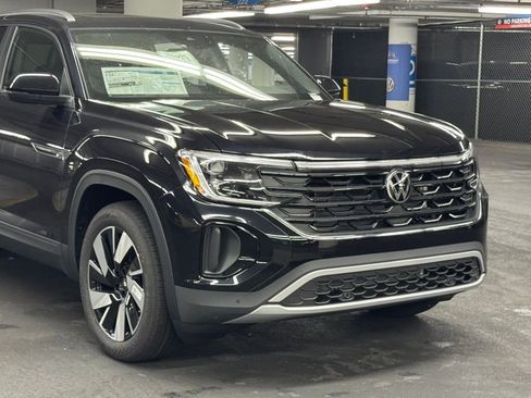 New 2026 Volkswagen Atlas Cross Sport SE image 43