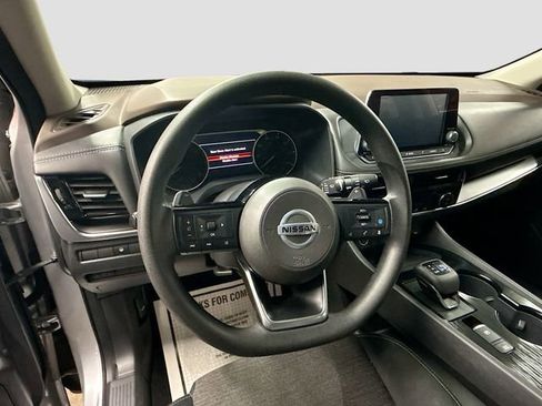 Used 2021 Nissan Rogue SV image 11