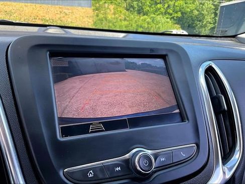 Used 2022 Chevrolet Equinox LT FWD image 13