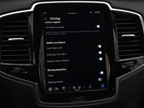 Used 2024 Volvo XC90 T8 Plus image 41