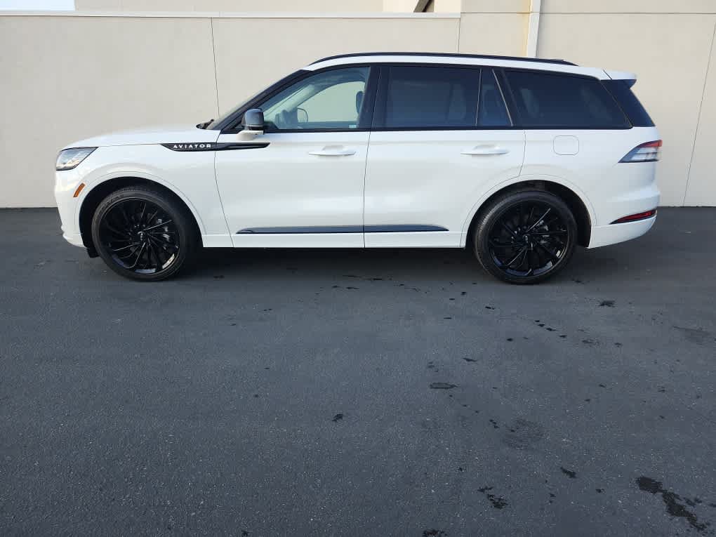 Used 2025 Lincoln Aviator Reserve w/ Equipment Group 201A AWD/4WD image 4