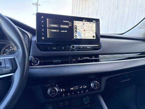 Used 2025 Mitsubishi Outlander ES image 22