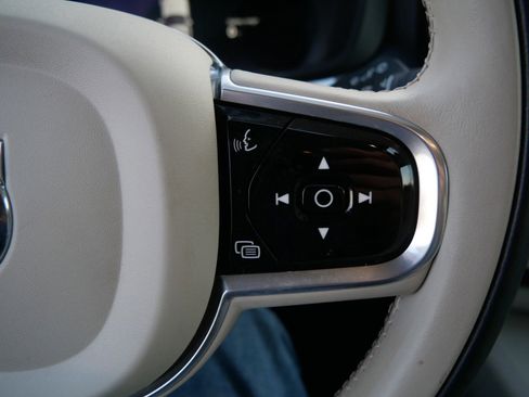 Certified 2023 Volvo XC60 T8 Core image 22