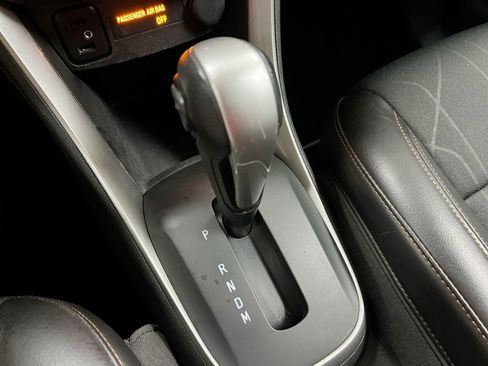 Used 2017 Chevrolet Trax LT w/ LT Convenience Package AWD/4WD image 17