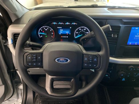 New 2026 Ford F250 XL w/ XL Chrome Package image 17