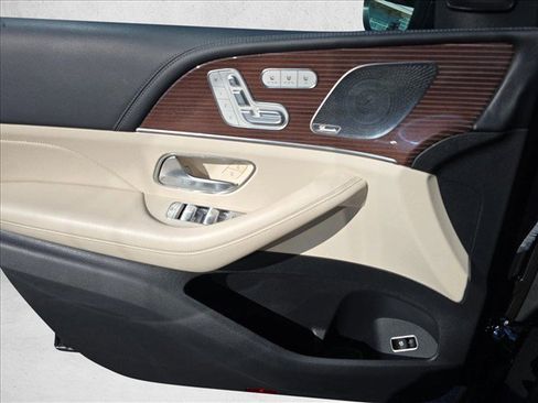 Used 2021 Mercedes-Benz GLS 450 4MATIC image 27