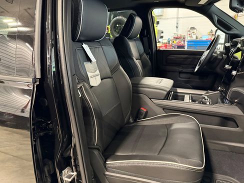 New 2025 RAM 2500 Limited image 10