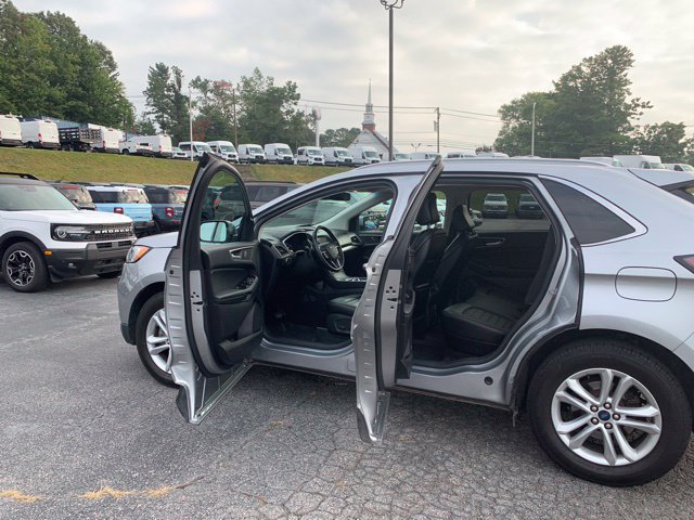 Used 2020 Ford Edge SEL w/ Convenience Package FWD image 17