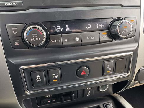 Used 2016 Nissan Titan SL image 34