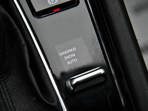 Used 2023 Jeep Compass Sport image 28