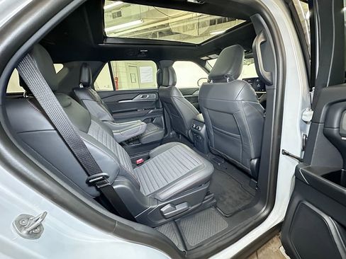 New 2026 Ford Explorer ST-Line image 4