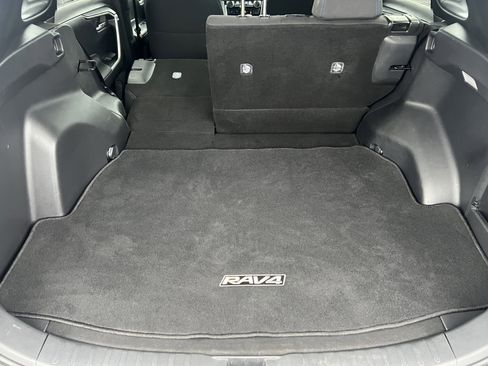 Used 2024 Toyota RAV4 SE image 19