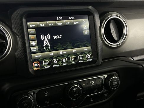 Used 2022 Jeep Wrangler Unlimited Sahara image 18