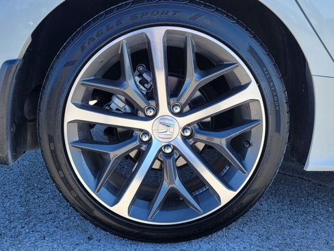 Certified 2024 Honda Civic Touring image 5