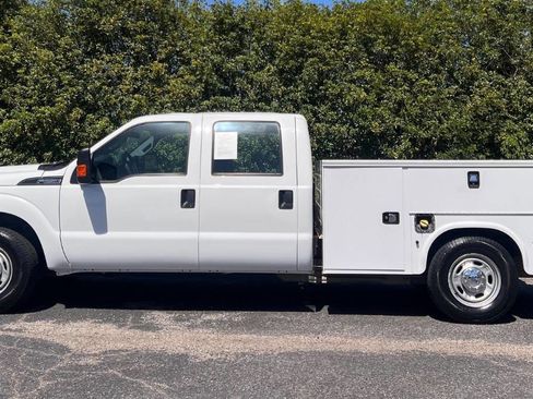 Used 2016 Ford F250 XL w/ Power Equipment Group RWD image 4