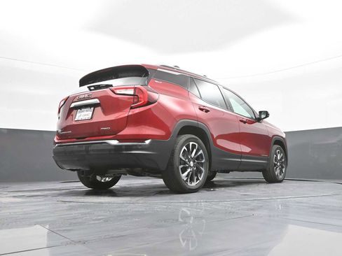 Used 2023 GMC Terrain SLT image 42