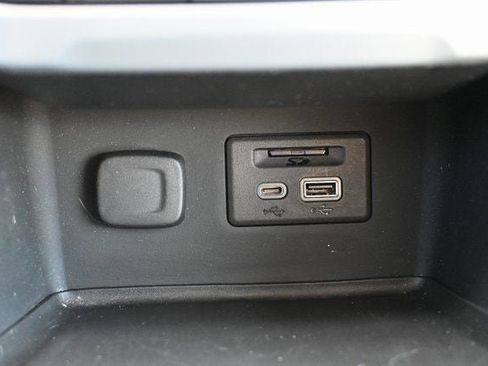 Used 2021 GMC Acadia SLT w/ Technology Package image 31