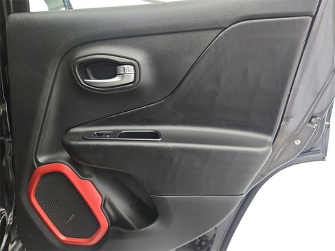 Used 2016 Jeep Renegade Trailhawk w/ Premium Trailhawk Package image 28