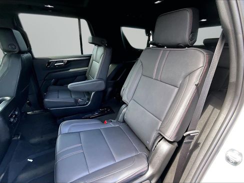 Used 2025 Chevrolet Tahoe RST w/ Comfort Package AWD/4WD image 18