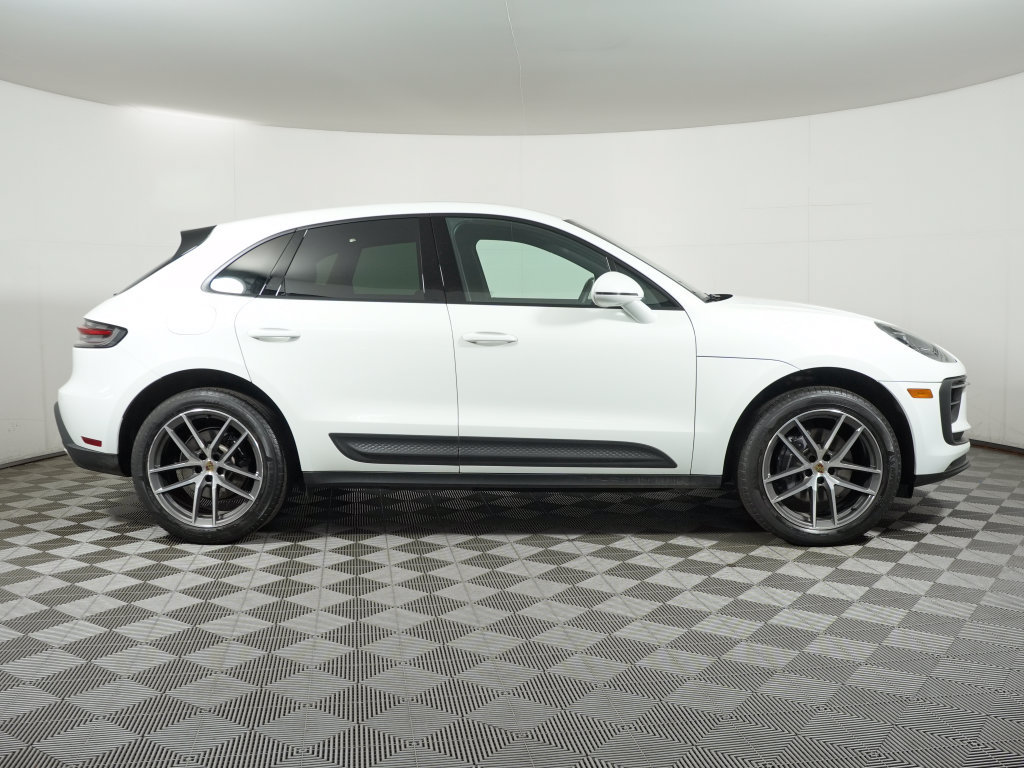Certified 2023 Porsche Macan Turbo AWD/4WD image 8
