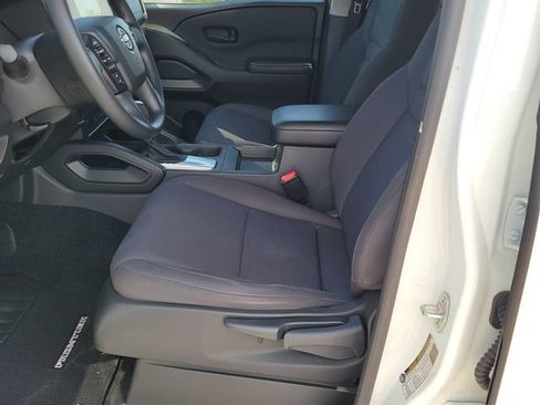 Used 2025 Nissan Frontier S AWD/4WD image 6
