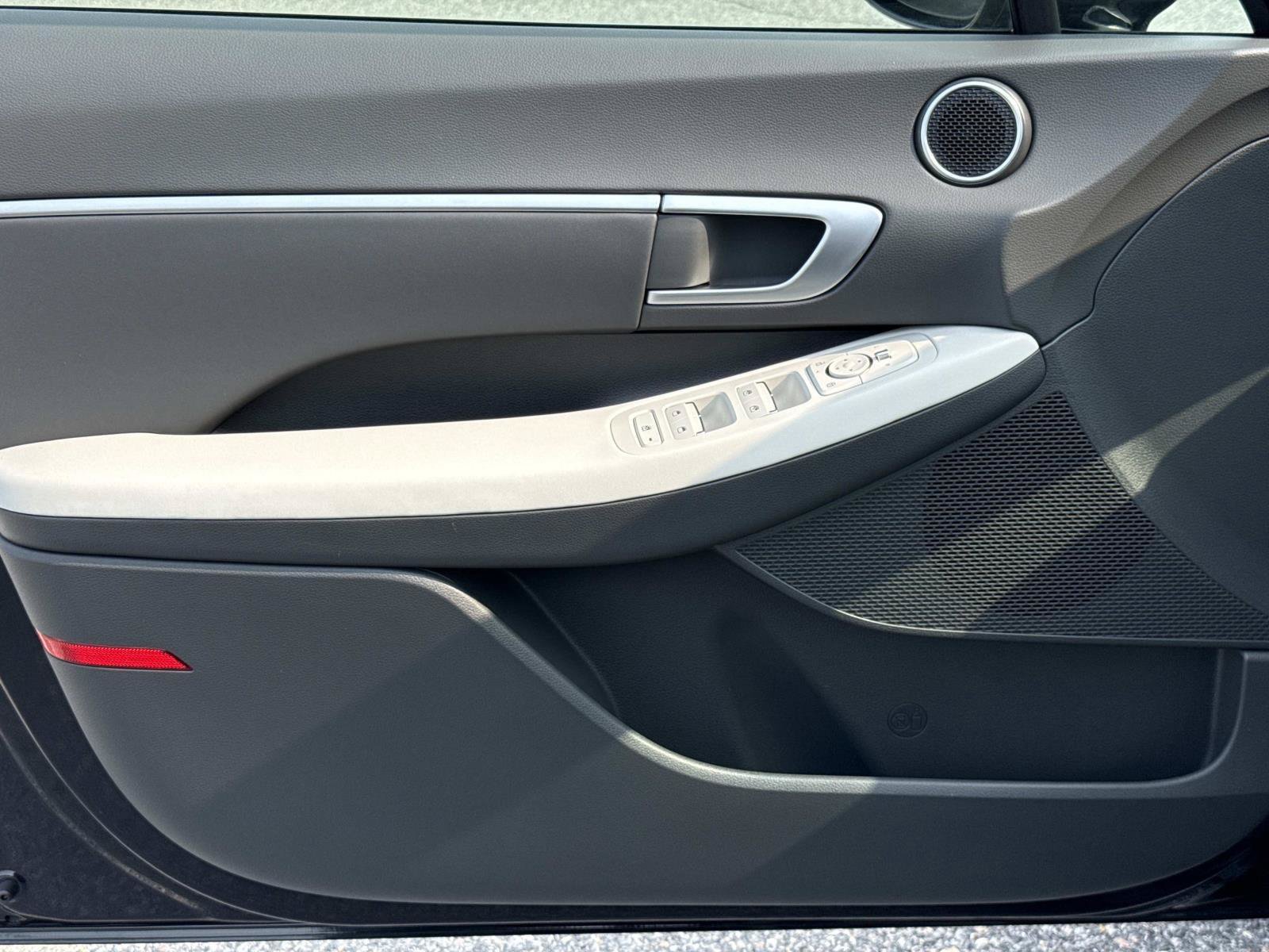 Certified 2025 Hyundai Sonata SEL AWD/4WD image 18