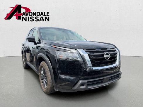 Certified 2025 Nissan Pathfinder SV image 5