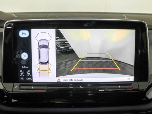 Used 2024 Volkswagen Atlas Cross Sport SE image 7