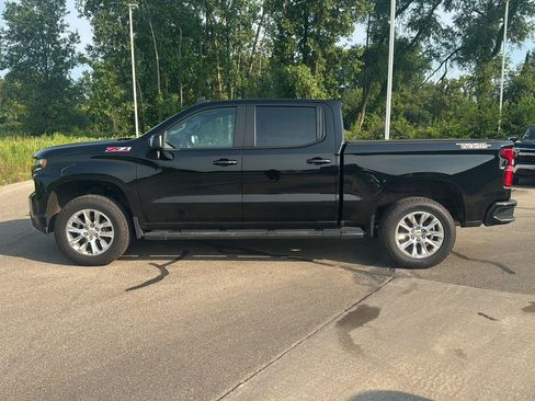 Used 2021 Chevrolet Silverado 1500 LT Trail Boss w/ Convenience Package II AWD/4WD image 2