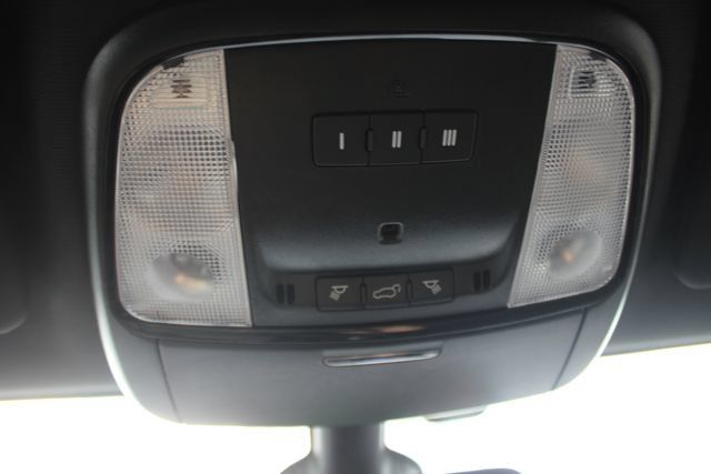 Used 2025 Dodge Durango GT AWD/4WD image 13