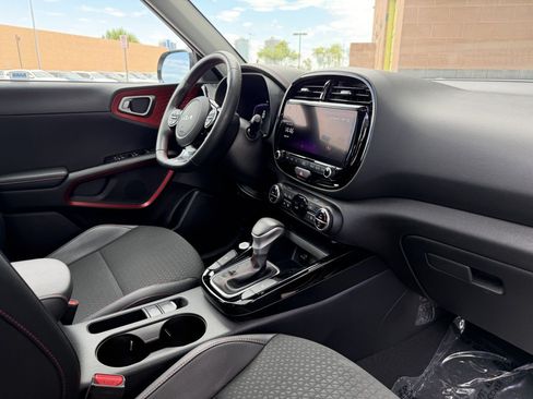 Used 2025 Kia Soul GT-Line w/ GT-Line Technology Package FWD image 39